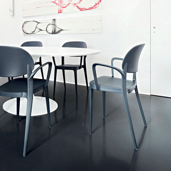 Malena Table | Dining tables | ALMA Design