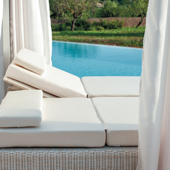Sunset | Double Sun Bed With Curtains | Lettini giardino | Point