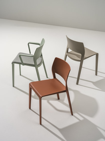 Juno | Chairs | Arper