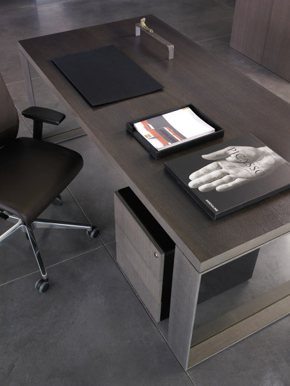 P60 Desk by Steelcase