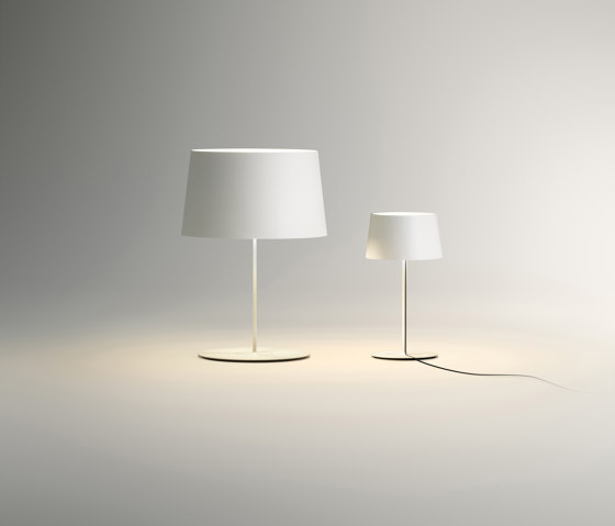 Warm 4900 Table lamp by Vibia