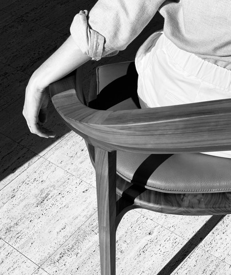 Mantis Chair | Sedie | BassamFellows