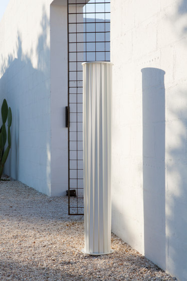 Aton | Outdoor free-standing lights | Unopiù