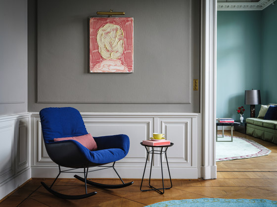 Leya | Lounge Chair mit Fußkreuz & Ottoman von FREIFRAU MANUFAKTUR