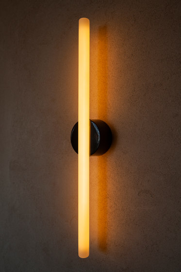 Kilter Wall Light 500mm length 2200K Dark Grey | Wall lights | Tala
