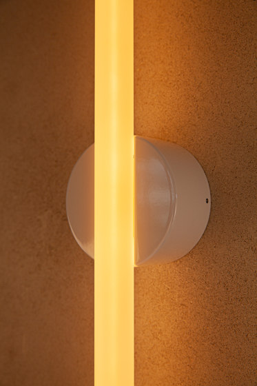 Kilter Wall Light 640mm length 2200K Solid Brass | Lámparas de pared | Tala