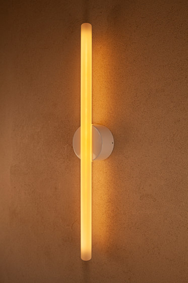 Kilter Wall Light 500mm length 2200K Solid Brass | Lampade parete | Tala