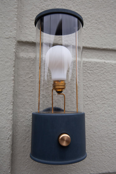 The Muse Portable Lamp in Solid Brass, Special Edition | Lámparas de sobremesa | Tala