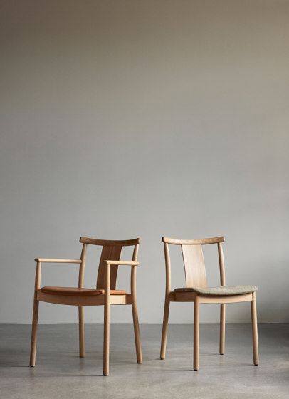 Merkur Dining Chair, Black Oak | Audo Bouclé 06 | Chairs | Audo Copenhagen