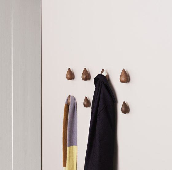 Dropit Hooks Large Walnut | Ganchos simples | Normann Copenhagen
