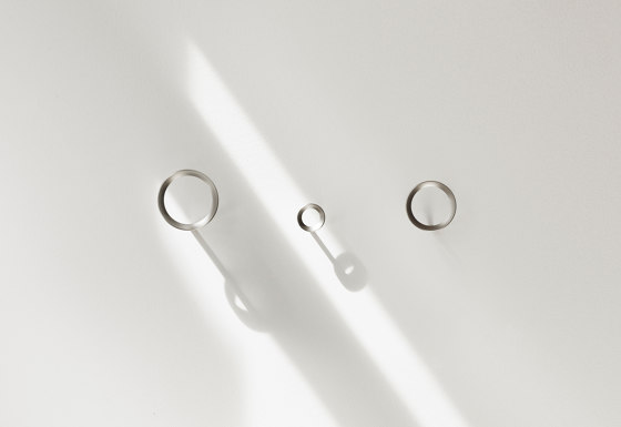 Loop Hook Medium Black | Single hooks | Normann Copenhagen