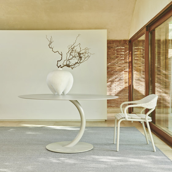 Flexion coffee table | Mesas de centro | Varaschin