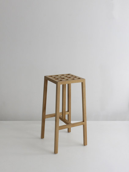 Tween stool | Taburetes | Branca-Lisboa