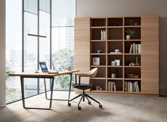 FOUR desk | Schreibtische | CondeHouse