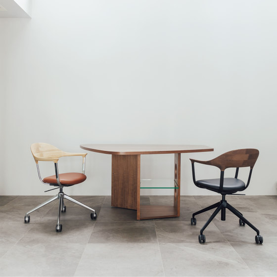 FOUR desk | Bureaux | CondeHouse