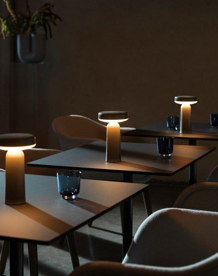 Ease Portable Lamp | Lampade tavolo | Muuto