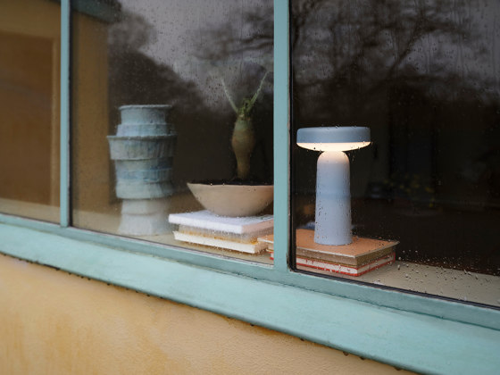 Ease Portable Lamp | Luminaires de table | Muuto