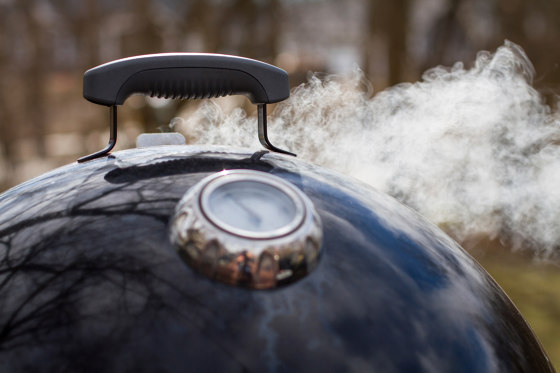 Smokey Mountain Cooker 57cm, Black | Barbecues | Weber