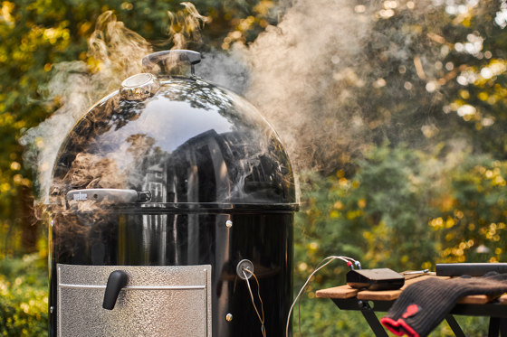 Smokey Mountain Cooker 47cm, Black | Barbecues | Weber