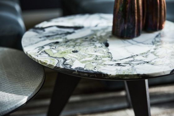 Emerald Side Table High Gloss Metal + Marble Arrabescato | Mesas auxiliares | DAMI Luxury Interior
