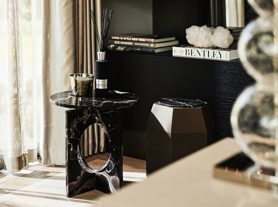 Ruby Side Table Softtouch Black + Marble Café Amaro Top | Mesas auxiliares | DAMI Luxury Interior