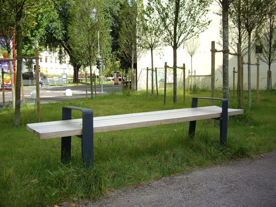Zetaseduta bench | Benches | Euroform W