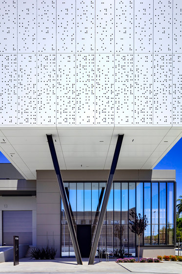 Aluminium Composite Panels | etalbond® A2 | Sistemas de fachadas | ELVAL COLOUR