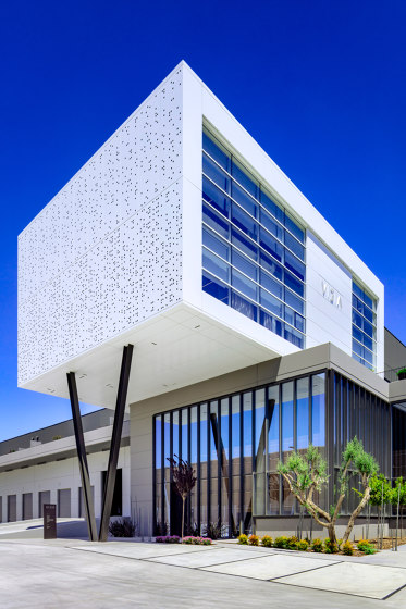 Aluminium Composite Panels | etalbond® d3,d2,d1 | Sistemas de fachadas | ELVAL COLOUR