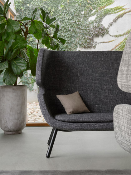 MOAI Sofa | Sofas | SOFTLINE