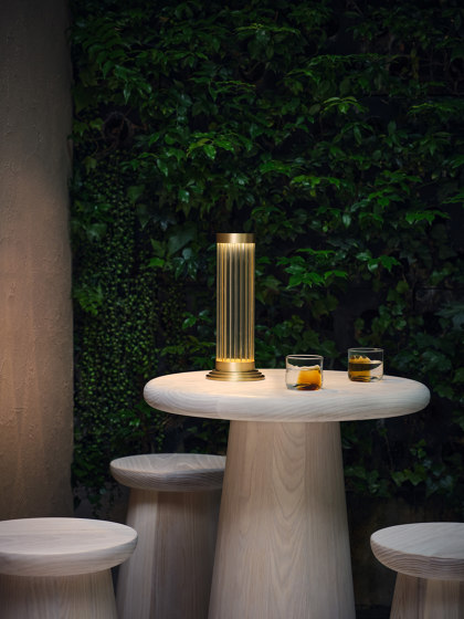 Porto | Portable Table Light - Antique Brass | Lámparas de sobremesa | J. Adams & Co