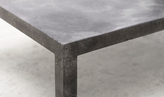 dade PAUL saloon table | Coffee tables | Dade Design AG concrete works Beton
