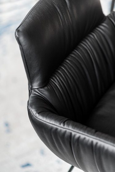 FAYE CASUAL LOUNGE armchair | Sillones | KFF