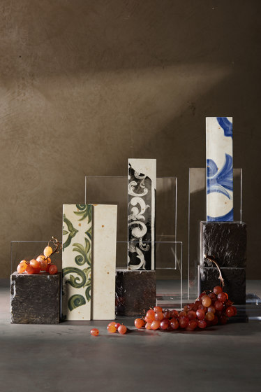 Miniature Fregio | Nero Maiolica 6x24 | Ceramic tiles | Marca Corona