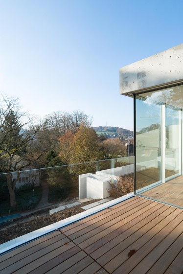 Litefront all glass ballustrade | Balcony glazing | Sky-Frame