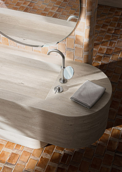 FFQT | Caño giratorio de repisa | Grifería para bañeras | Quadrodesign