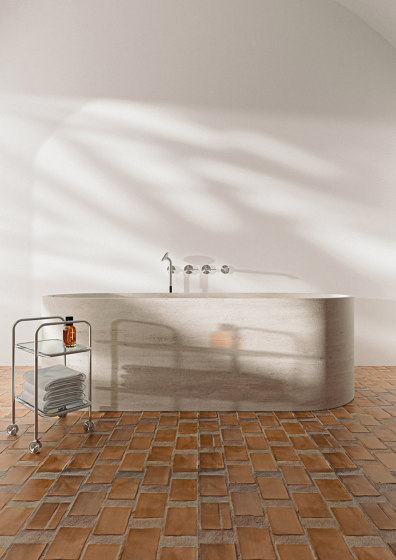 FFQT | Caño giratorio de repisa | Grifería para bañeras | Quadrodesign