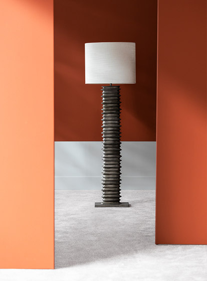 Isoard | Floor Lamp | Lámparas de suelo | Hamilton Conte
