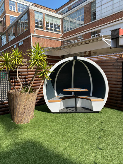 6 Person Outdoor Orb Pod | Sound absorbing architectural systems | The Meeting Pod