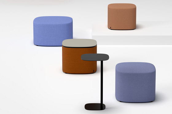 Pully Island | Seating Triangular | Poufs / Polsterhocker | Cascando