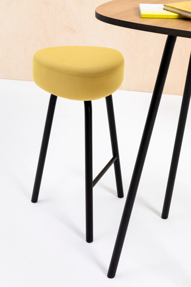 Pully oak stool | Square | Tabourets | Cascando