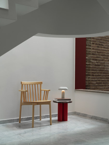 Dit Tisch leuchtendes Rot Rosso Levanto | Beistelltische | Normann Copenhagen