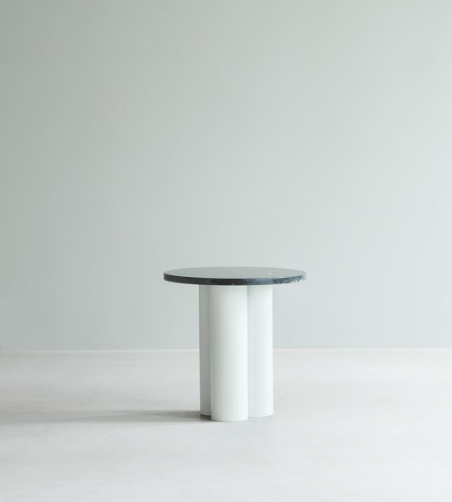 Dit Table Grey Travertine Light | Tavolini alti | Normann Copenhagen