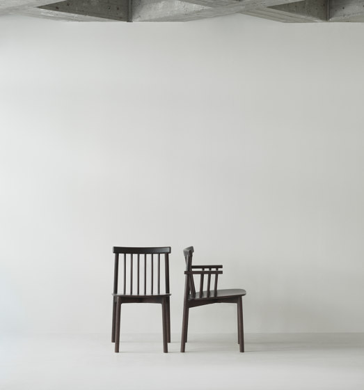 Pind Barstuhl 65 cm Braun Gebeizte und lackierte Esche | Counterstühle | Normann Copenhagen