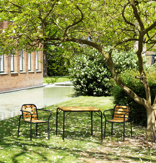 Vig Lounge Chair Dark Green | Armchairs | Normann Copenhagen