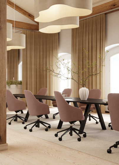 Sola Conf Chair with Swivel Base with Castors and Height Adjustment | Chaises | Martela