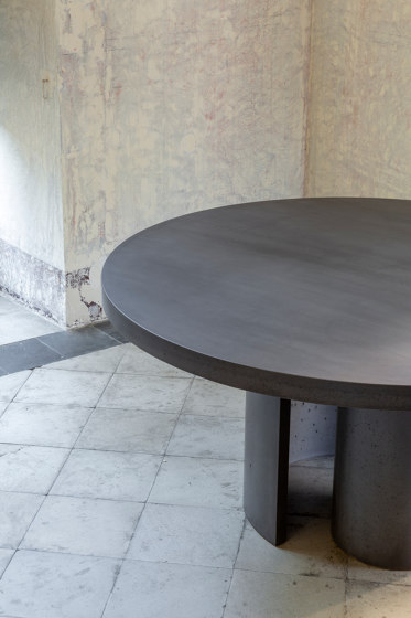 Atlante Dining Table | Tables de repas | Forma & Cemento