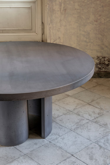 Atlante Dining Table | Tables de repas | Forma & Cemento