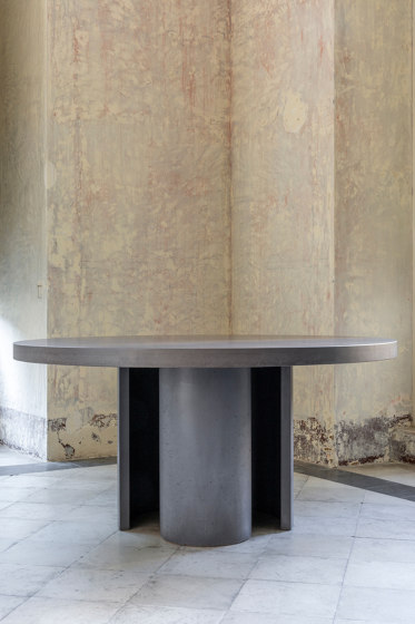 Atlante Dining Table | Esstische | Forma & Cemento