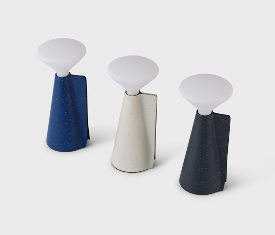 Mantle Portable Lamp in Cobalt Blue | Lampade tavolo | Tala