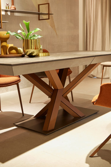 Mistral table | Dining tables | Mobliberica
